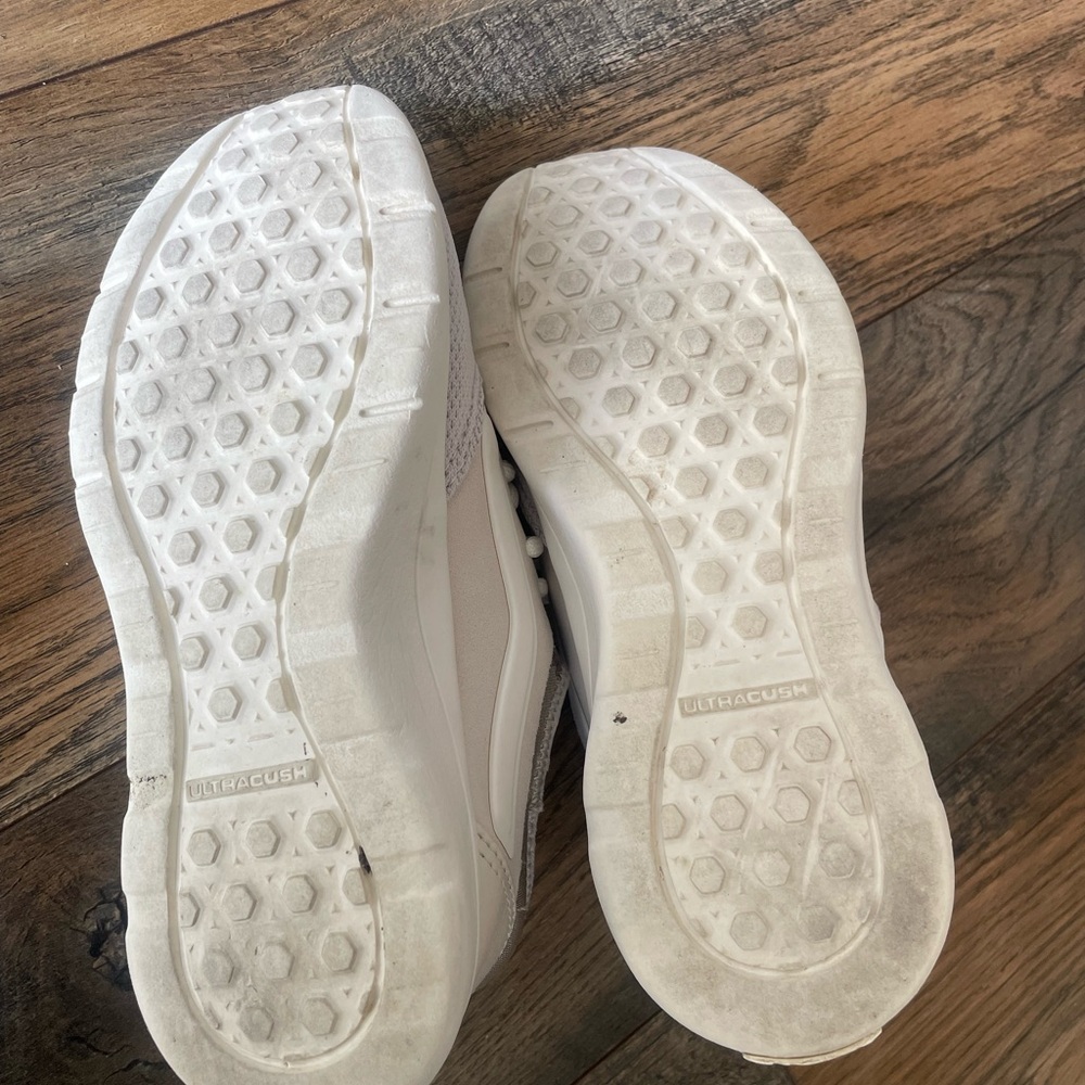 Vans Off The Wall White Sneakers - Picture 6 of 6